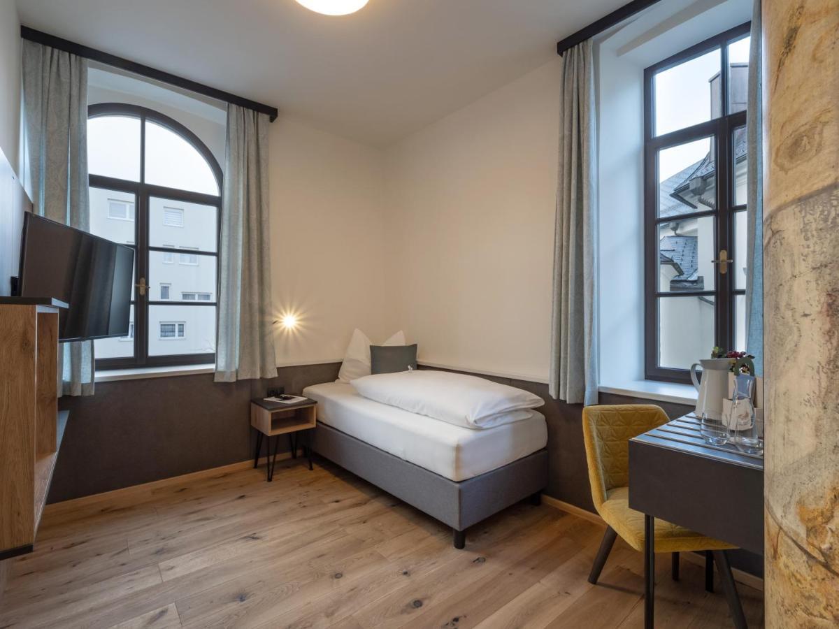 Single Room,1327913834:JPEG